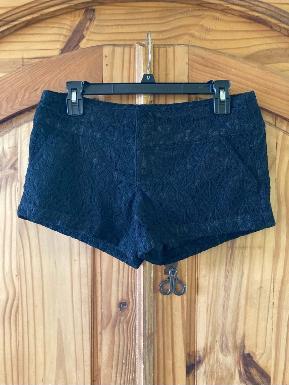 Juniors "Catch My I" black lace cute short shorts size 5